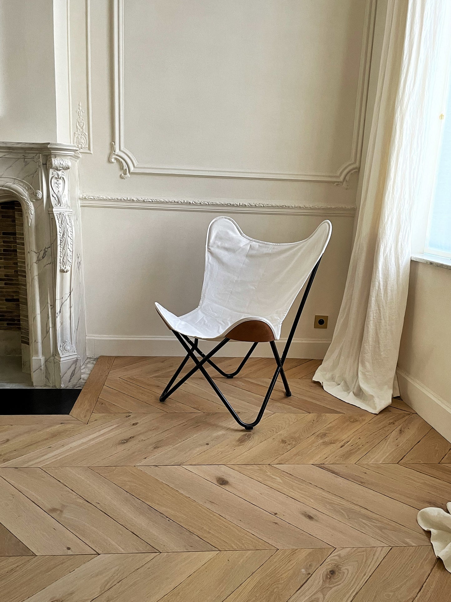 白色帆布配皮革转角椅