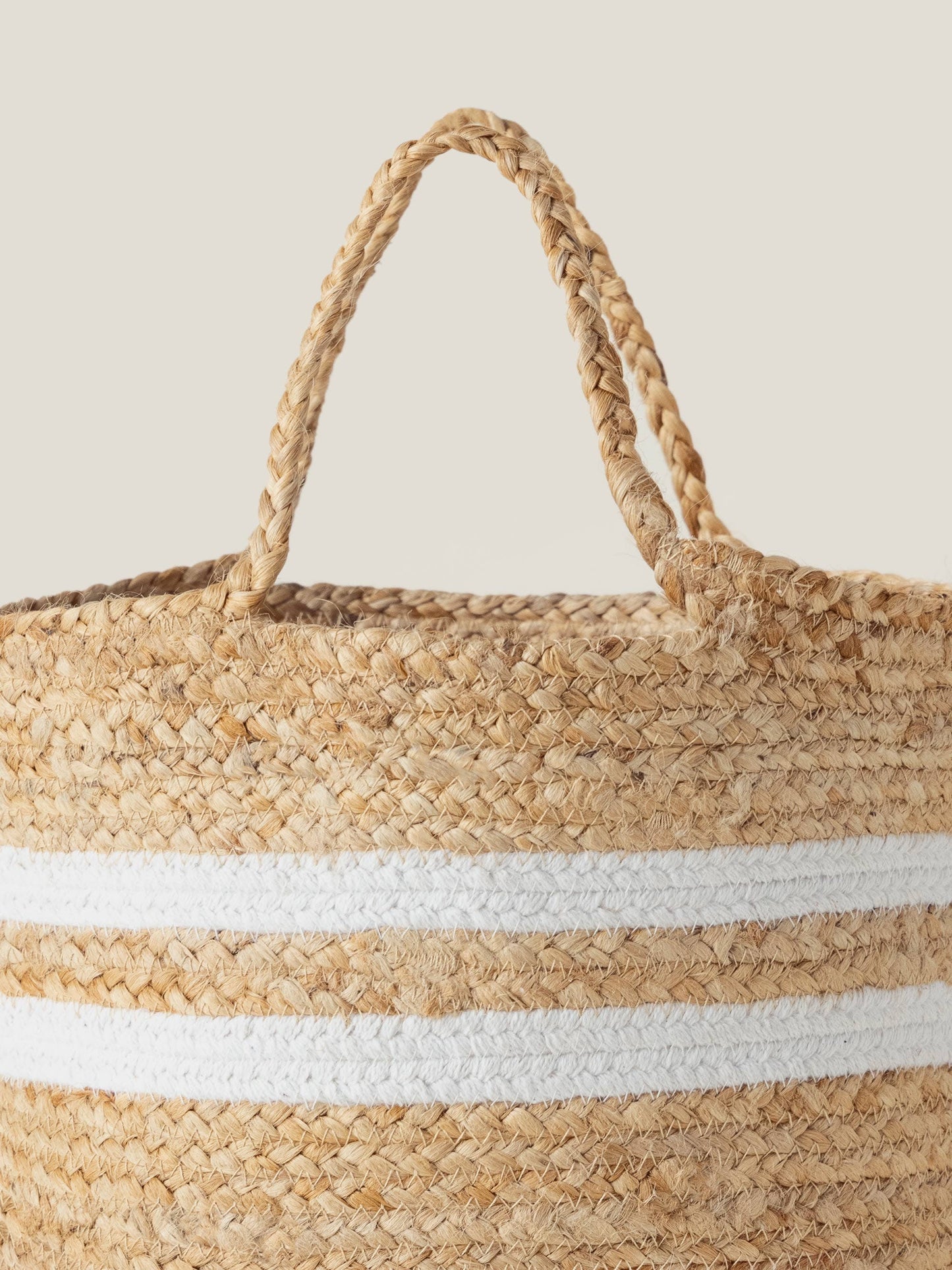 Jutekorb mit Griffen