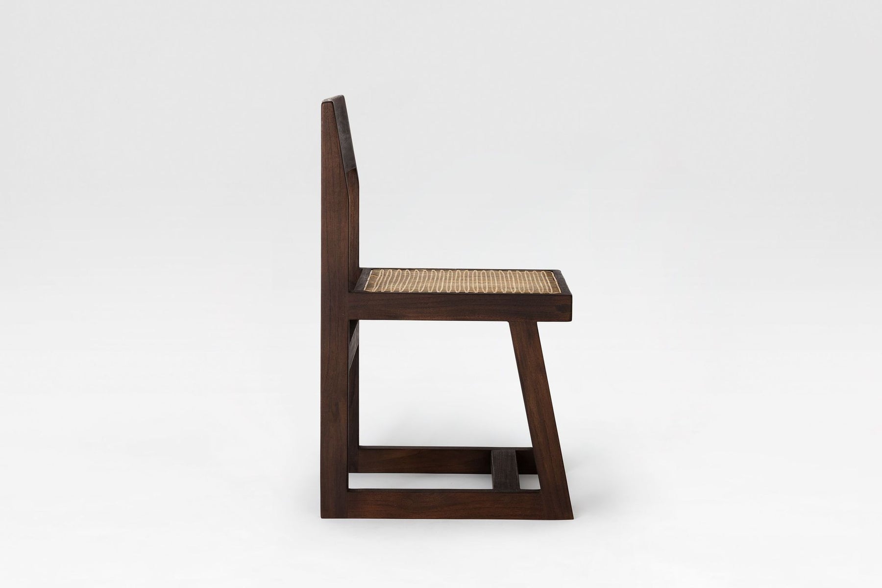 New at Srelle - The Library Box Chair