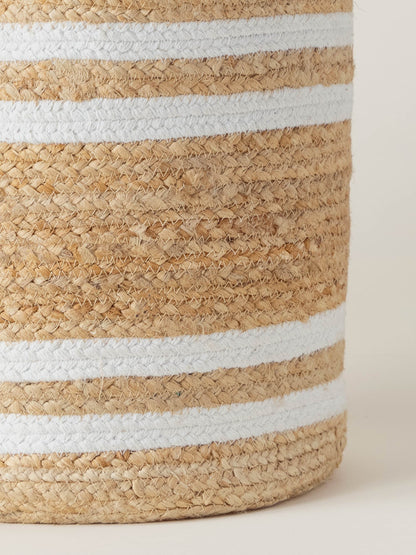 带把手的黄麻篮子