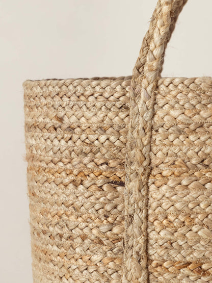 带把手的黄麻篮子