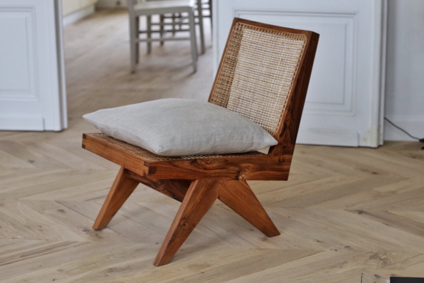 Armless Lounge Chair