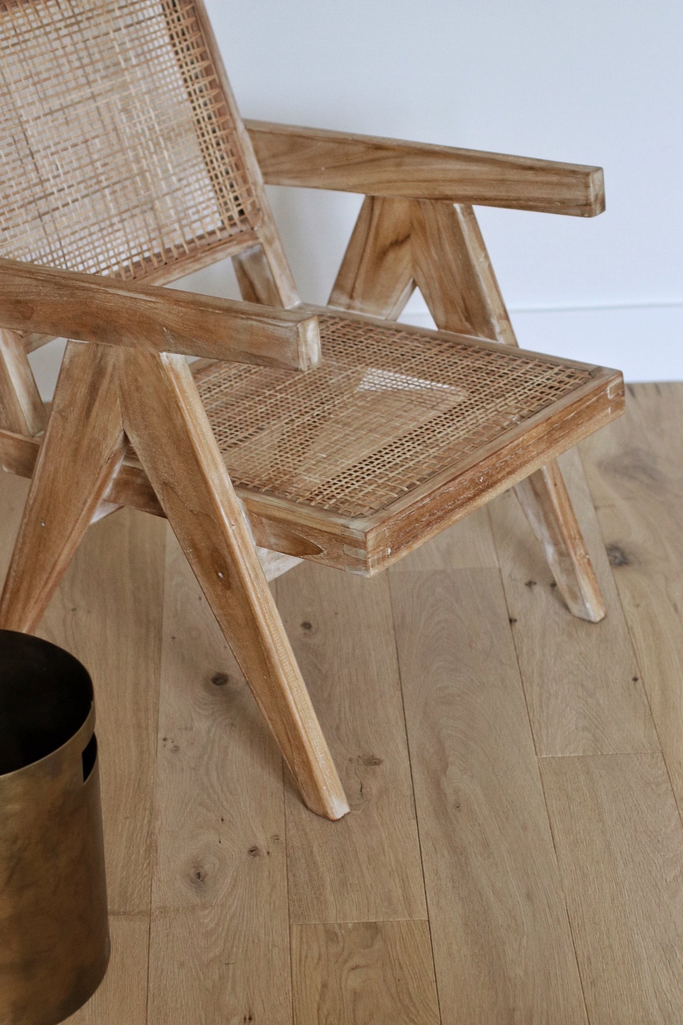 Armless Lounge Chair