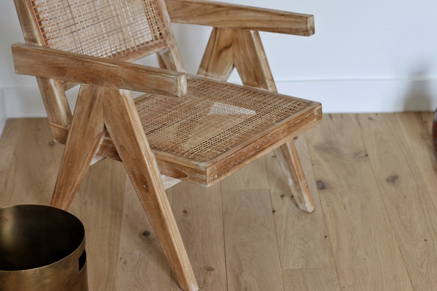 Armless Lounge Chair