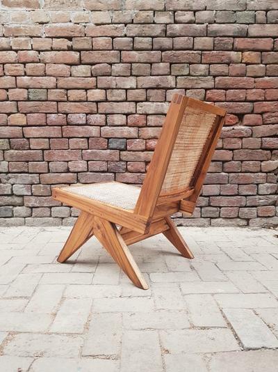 Armless easy chair