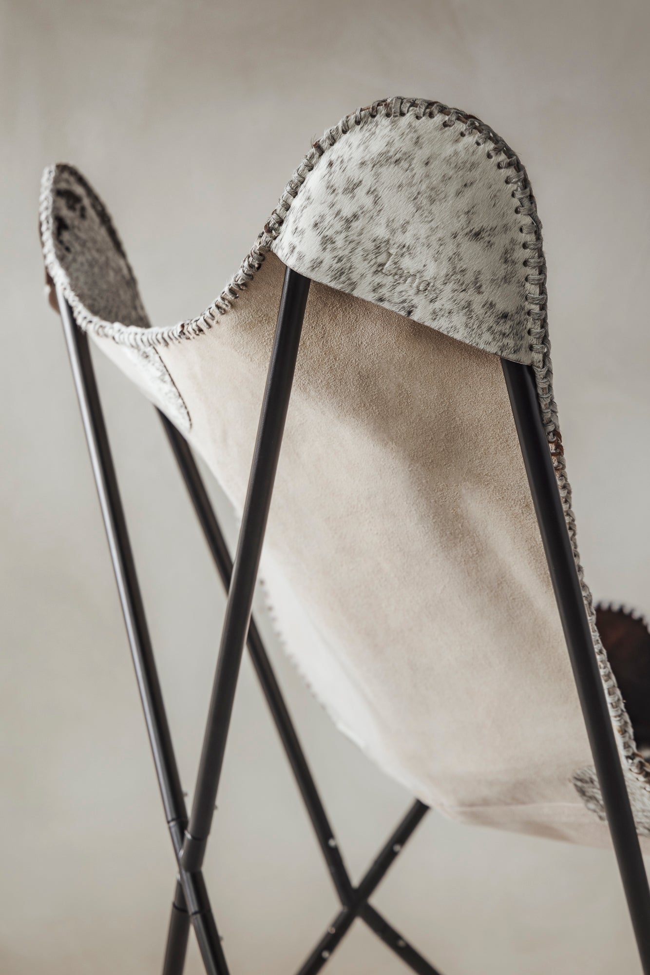 Stuhl aus Kuhfell