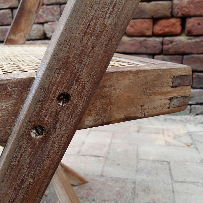 Bibliothekskreuzstuhl ohne Armlehnen