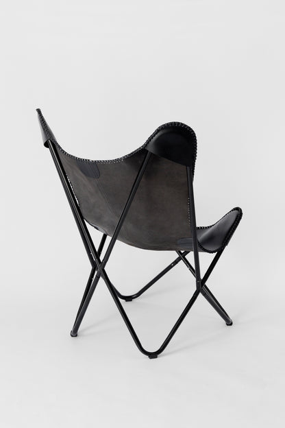 Chaise en cuir noir