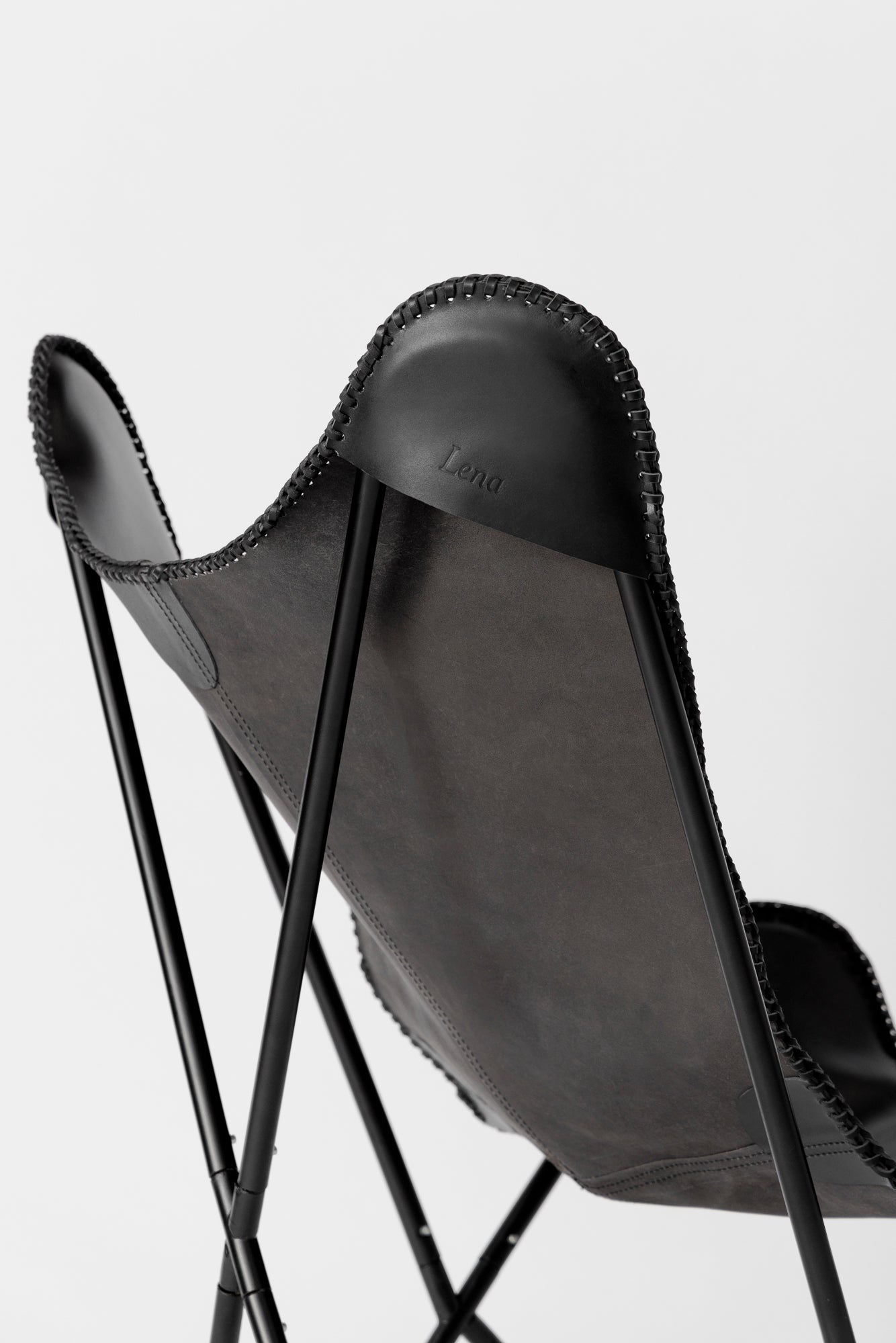 Chaise en cuir noir