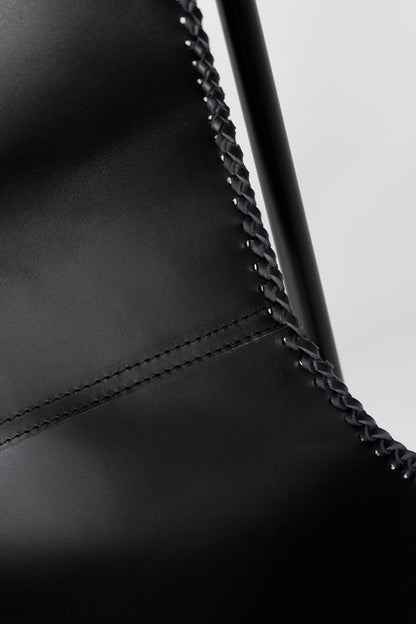 Chaise en cuir noir