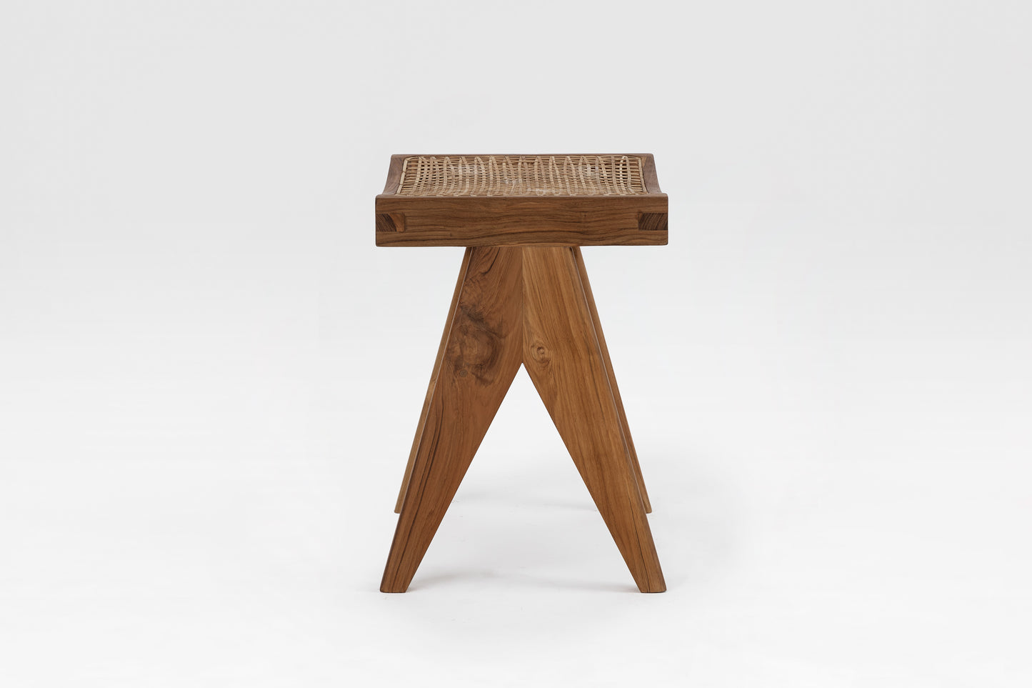 Fußhocker aus Rohrgeflecht