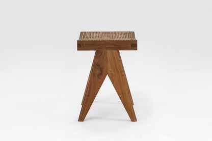 Fußhocker aus Rohrgeflecht